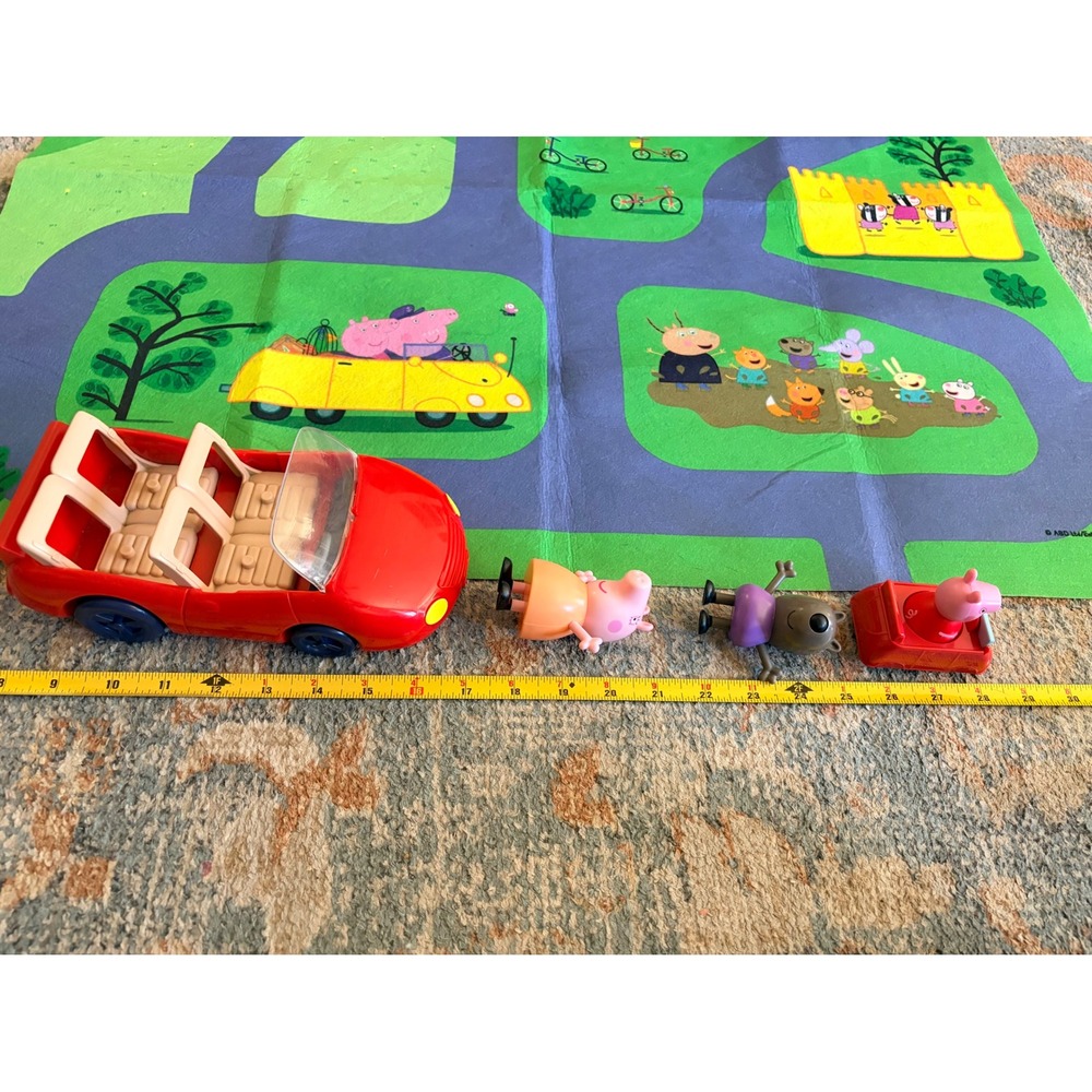 Peppa Pig Felt Play Mat with Car and Figures Kids Toy Set - Picture 5 of 9